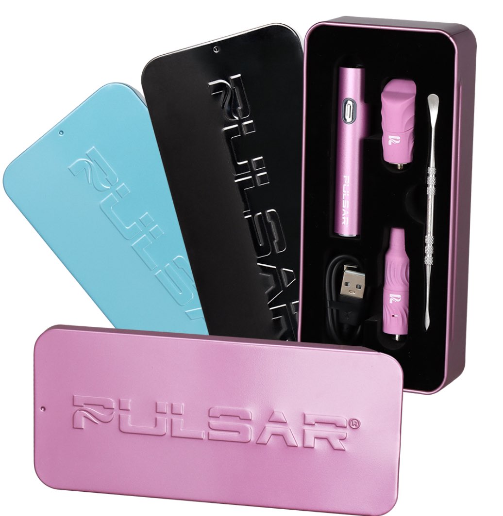gelatogoodtimes's tweet photo. 【当店の新入荷商品】
「カートリッジだけじゃ物足りない…」そんな人に刺さるのが Pulsar 510 Delta 3-in-1 ⚡️

510カートリッジ、ドライハーブ、濃縮系まで1台で対応する“3-in-1”仕様アタッチメントを付け替えるだけで使い分けできるから、シーンに合わせて自由に楽しめます❗️

しかも装着したパーツを自動検知して温度モードと電圧モードを切り替えるスマートチップ搭載。難しい設定なしで扱いやすいのもポイント。コンパクトなのに万能、持ち運びにも便利👍

レビューでも「想像以上に使いやすい」「これ1台で全部いけるのが便利」と高評価。Puffco Pivotっぽい使用感という声まで。
色々試したい人ほどハマるタイプのデバイスです🔥