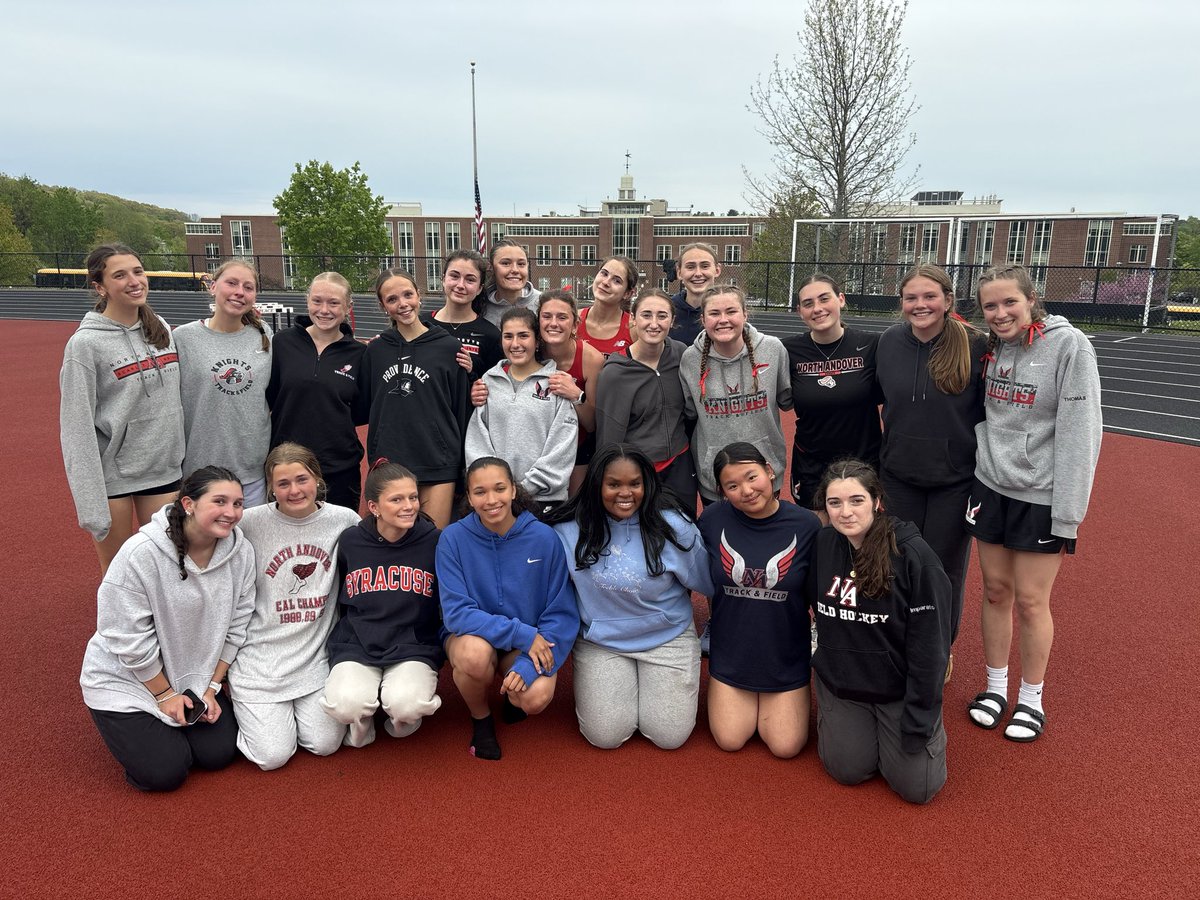 MrMeehanNAHS's tweet photo. SENIOR KNIGHT!

Girls track closes out our regular season with a win over Andover 87-58. 

Great performances all around and a great night honoring an amazing group of seniors. https://t.co/d4zKNsrHmt
