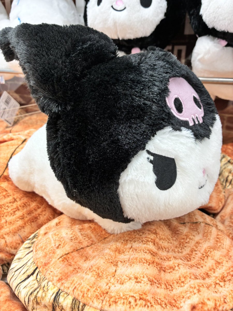 プライズ】新景品🌟 クロミ ねそべり超BIGぬいぐるみが登場致しました