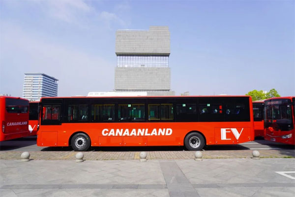chinabusescom's tweet photo. Ankai Bus keeps moving forward to empower Africa!
Green Power for West Africa!
⚡Ankai electric buses delivered in bulk to Nigeria, boosting local sustainable public transport.
#Ankai #Chinabuses #GreenMobility #ChinaAfricaCooperation https://t.co/1sNYVpGNSt