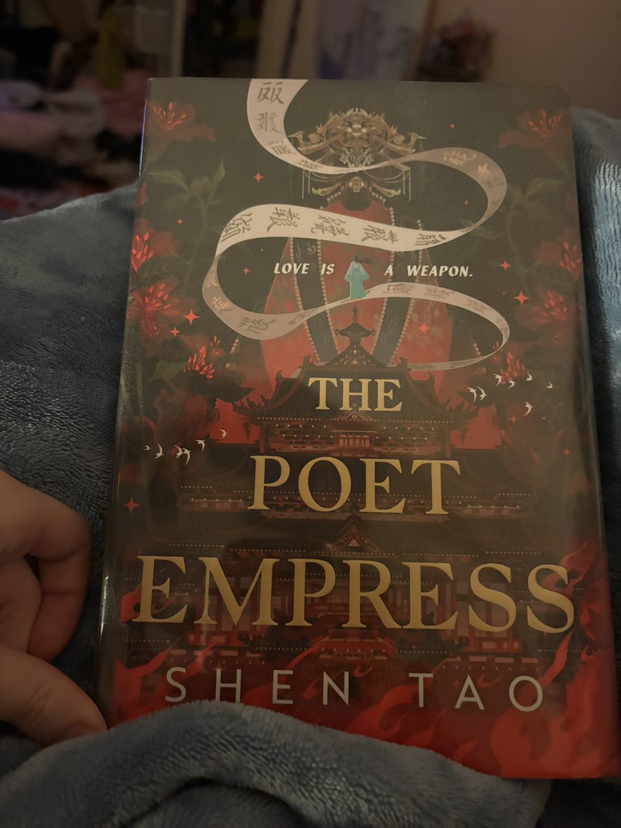sydneyslibrary's tweet photo. it’s 10 pm, im 100 pages into this, and it’s due at the library tomorrow LETS DO THIS https://t.co/JWp7CwysKy