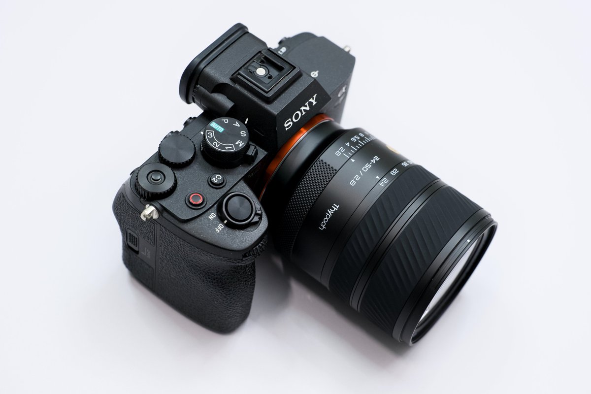 ShotenKobo's tweet photo. 🔥🔥ついにｷﾀｧ-----------!!🔥🔥
Thypoch Voyager AF 24-50mm f/2.8
Eマウントから登場ですｯ!!
インナーフォーカス450g!!
🔥AFズームレンズの実力やいかにｯ‼️
⬇️先行予約ﾊﾞｰｹﾞﾝﾌﾟﾗｲｽ⬇️
※お届けは6月以降を予定
https://t.co/uSVVCvU0Or
⬇️最速開封ファーストインプレッション動画
https://t.co/OSV3bXYGb8