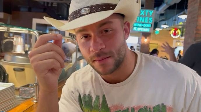 ALEX MONTÉS tweet media