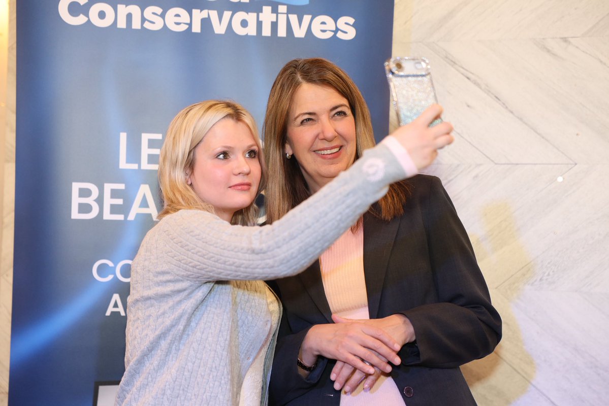 Danielle Smith tweet media