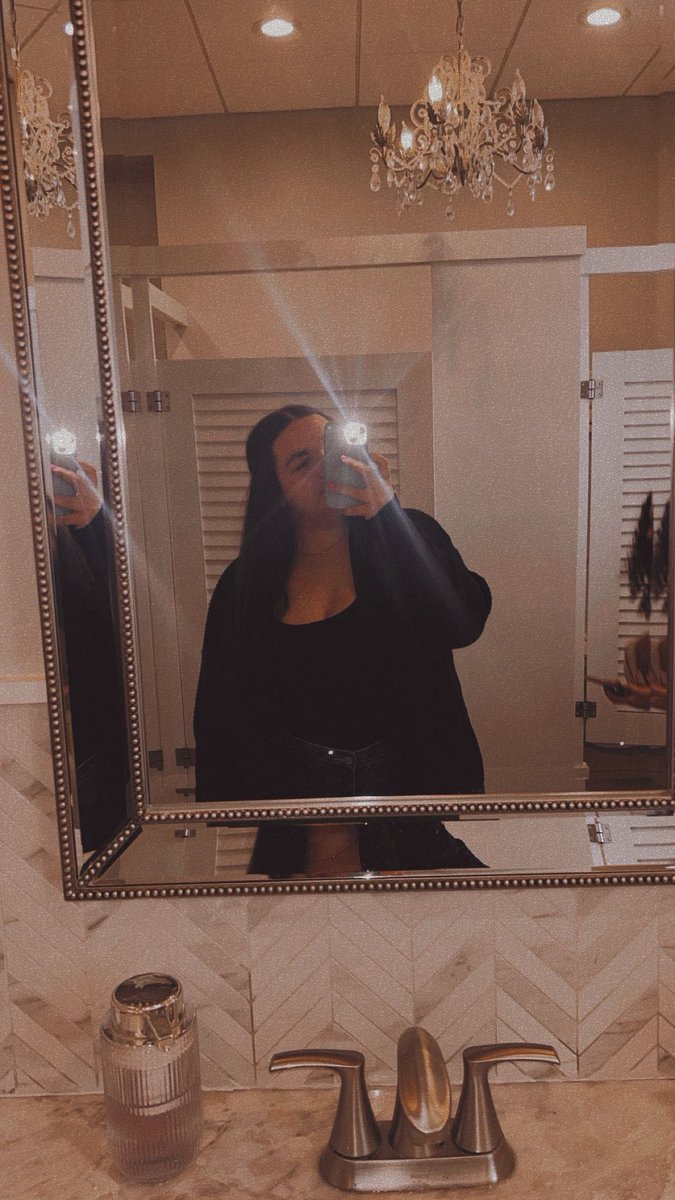 𝕖𝕞𝕞𝕒. 🫧 tweet media