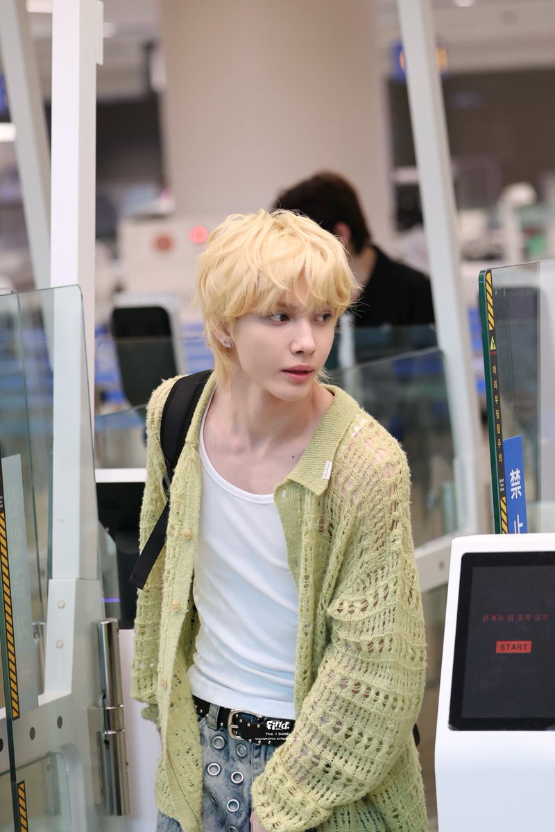 find_0811's tweet photo. 260514 ICN

#SMTR #DANIEL #이다니엘 https://t.co/2haFn3PBls