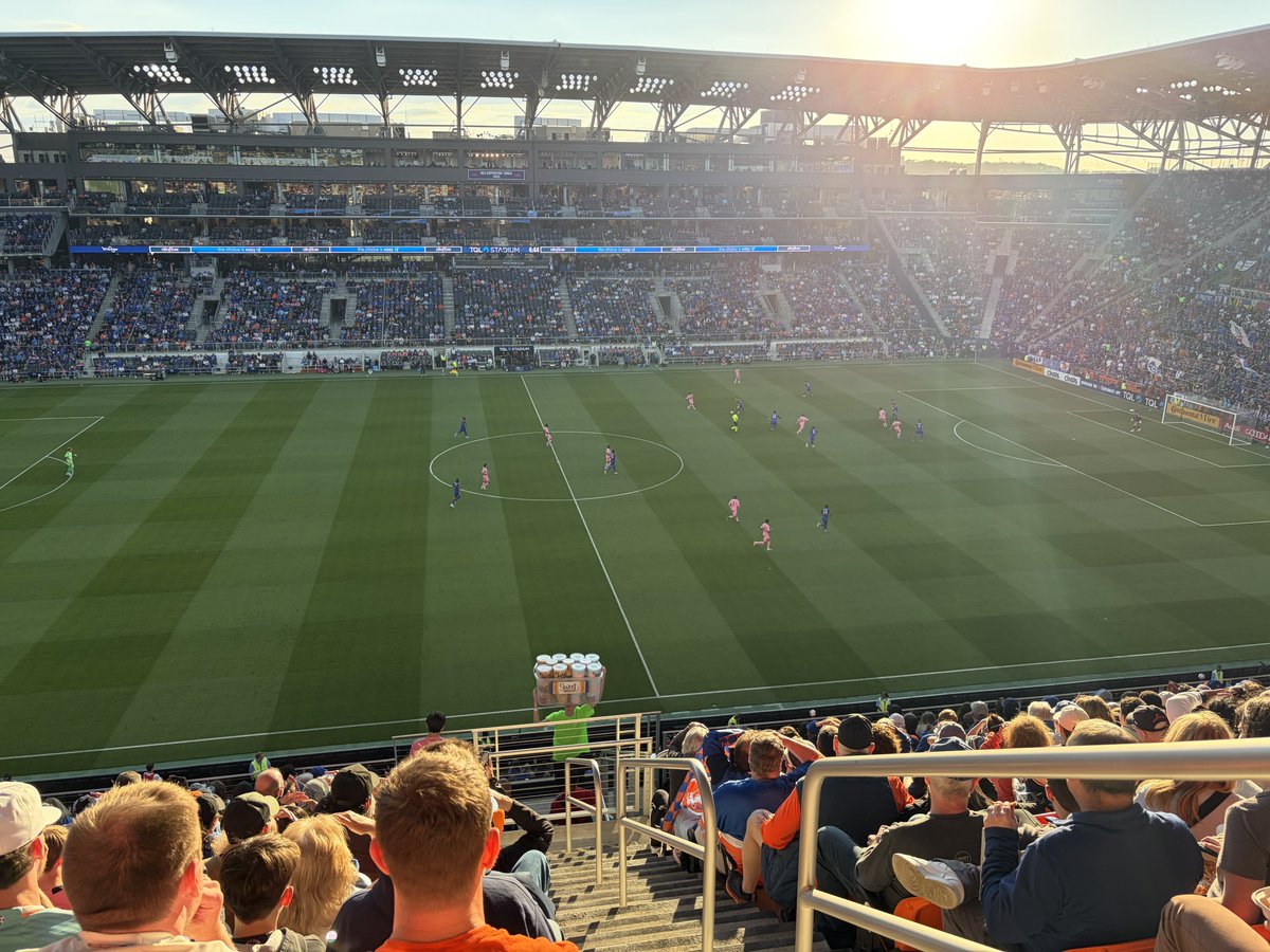 NoShFPS's tweet photo. A Messi hat-trick in person is pretty dope https://t.co/ODvMFXdbt4