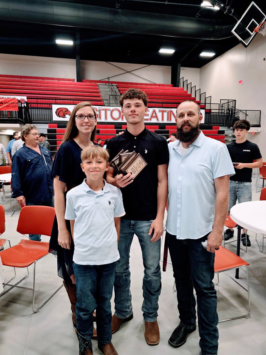 Hunt_Sanders11's tweet photo. CMS Athletic Banquet! Blessed with the awards I received tonight. All-Conference in Football and Basketball, Most Improved in Football, Defensive MVP in Basketball and Angler of the Year! Shout out to my family for always pushing and supporting me and thankful to have these Coaches! I missed getting pictures with a few. #Eagles #Hardwork 
@joshmills3231 @CutterFootball @CMSSDEagles