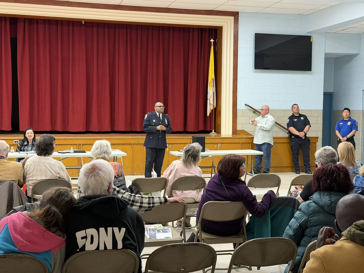 NYPD 109th Precinct tweet media