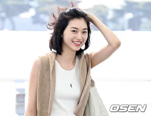 hourly doyeon tweet media