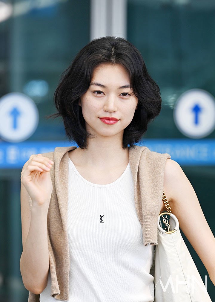 hourly doyeon tweet media