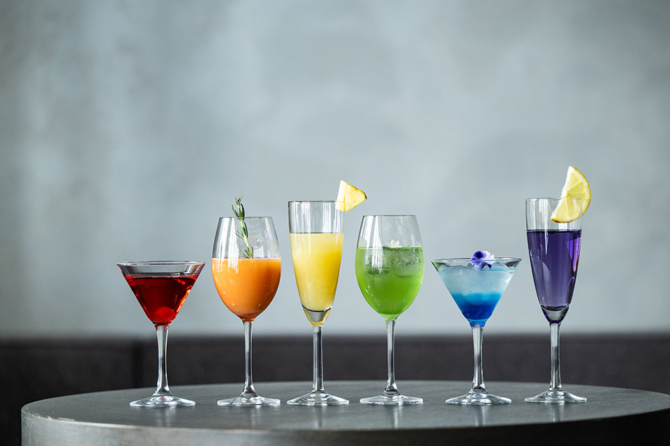 PRTIMES_TRAVEL's tweet photo. “虹色の乾杯”でLGBTQ+への理解と支援を。大阪エクセルホテル東急、多様性のシンボルを表現した6色のカクテルを「プ... https://t.co/h6TPTzBzdl https://t.co/kfSSrqXtma