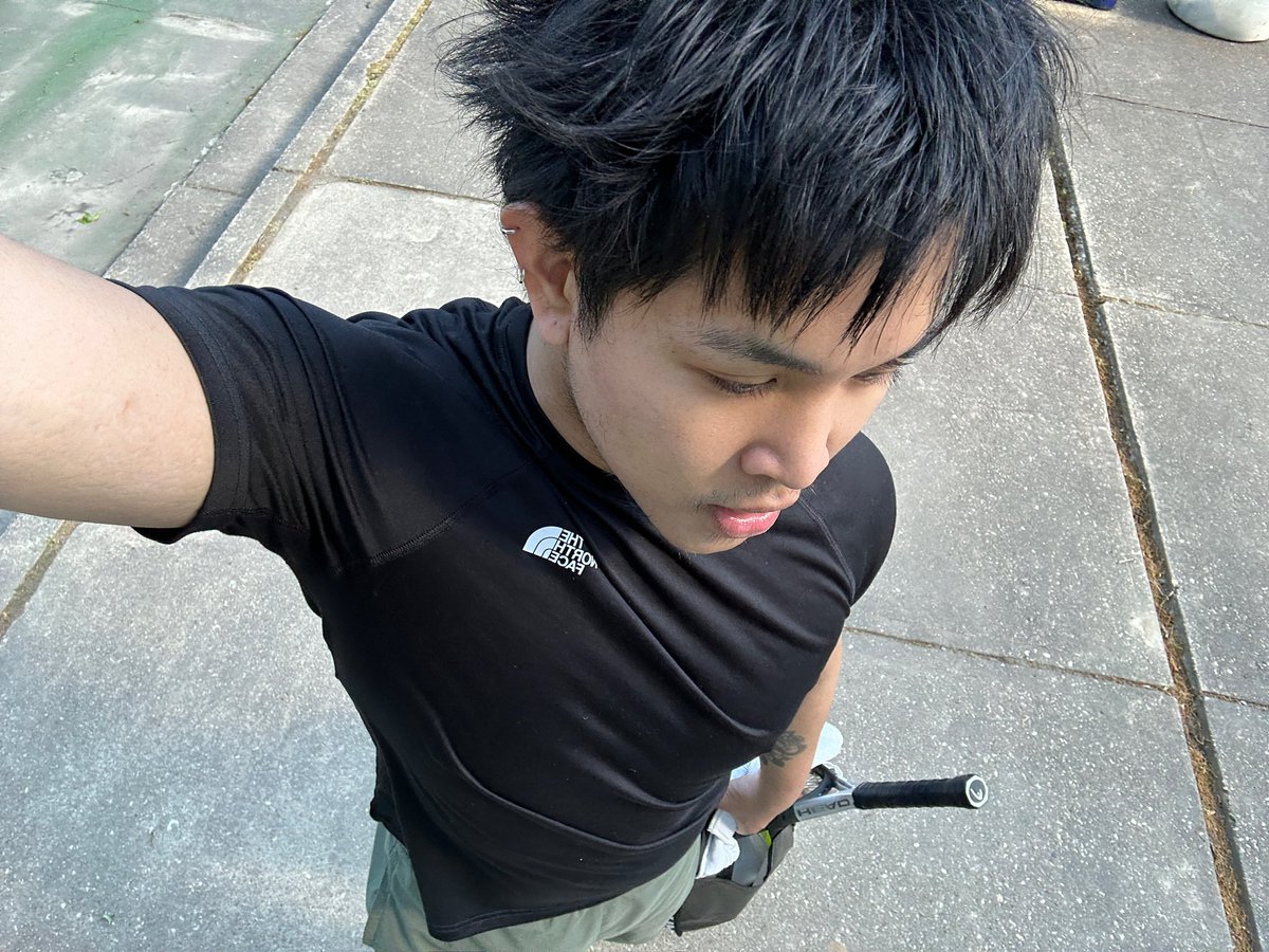 rapheisma's tweet photo. Who wanna hit some balls with meeee https://t.co/P0rkLPXynt