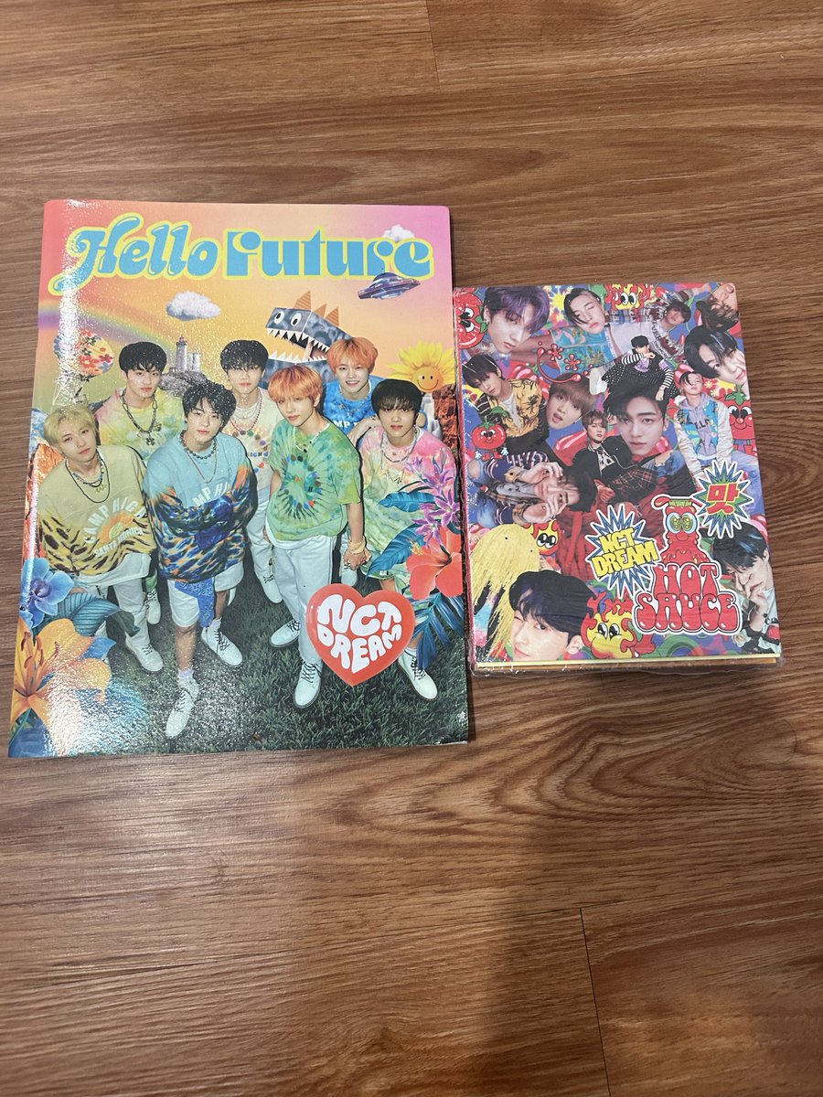 kinderparker's tweet photo. wts album nct only 

album hello future, hot sauce

price : 50k (exc pack)

co di oren https://t.co/0r5YVv5ogz