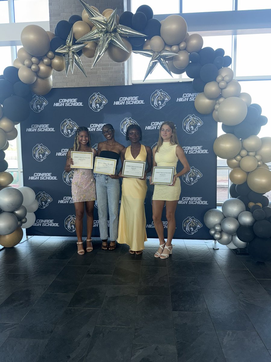 ogden_shannan's tweet photo. What a season! So proud of these amazing young ladies and all they achieved on and off the track. Big shoutout to our outstanding coaching staff for pouring into these athletes and helping make this season unforgettable! ❤️🏆🔥@Conroeathletics @Tasha_Smith78 @CoachHardeman https://t.co/V8DYJaNxmu