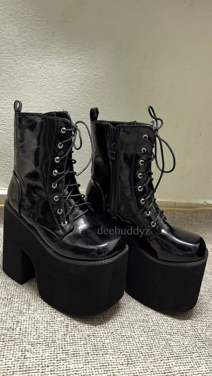deebuddyz's tweet photo. Platform Shoes Rental

🤍 WHITE 
Rental: RM20
Height: 8cm
Size: 38 (27cm)

🖤 BLACK 
Rental: RM25
Height: 15cm
Size: Fits 38/39 (27cm)

📍 Pickup: Zepp
📍 Return: LRT KL Sentral (any date after concert)

DM to book 💌

#BUS_THEFIRSTLIGHT
#BUS_The1stAsiaFanconTour #BUSinKL https://t.co/hHSygo8xTh