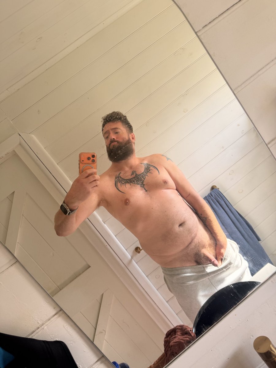MapleBearFF's tweet photo. Free Willy https://t.co/03CuKNV2ob