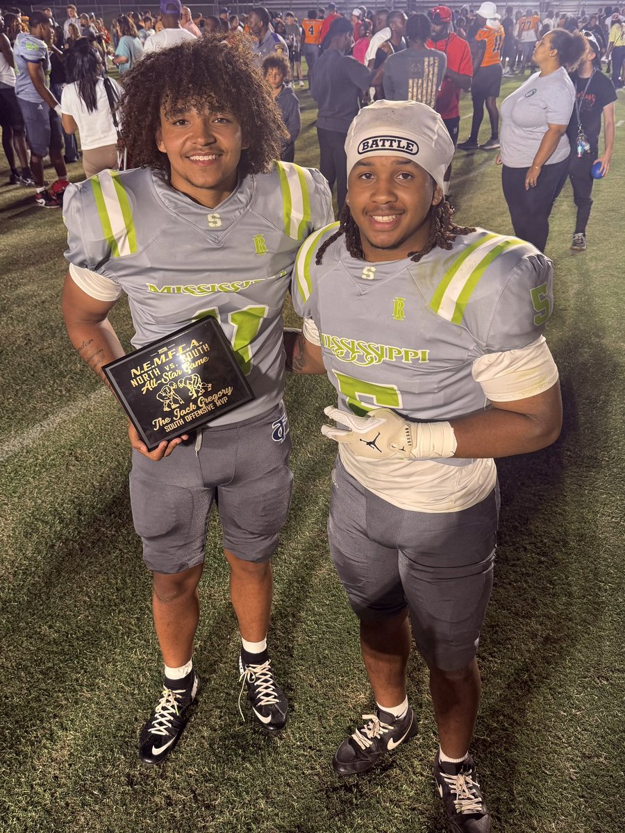 HTopperFootball's tweet photo. So proud of these 2 right here! They helped lead the South to beat the North 10-0! Touchdown scored by Brody Echoles giving him the South Offensive MVP Award! So proud of both of them! @EcholesBrody @jjmccoy_8 @chriswalters10 #WeAreHouston https://t.co/NGnuyz8Rtl