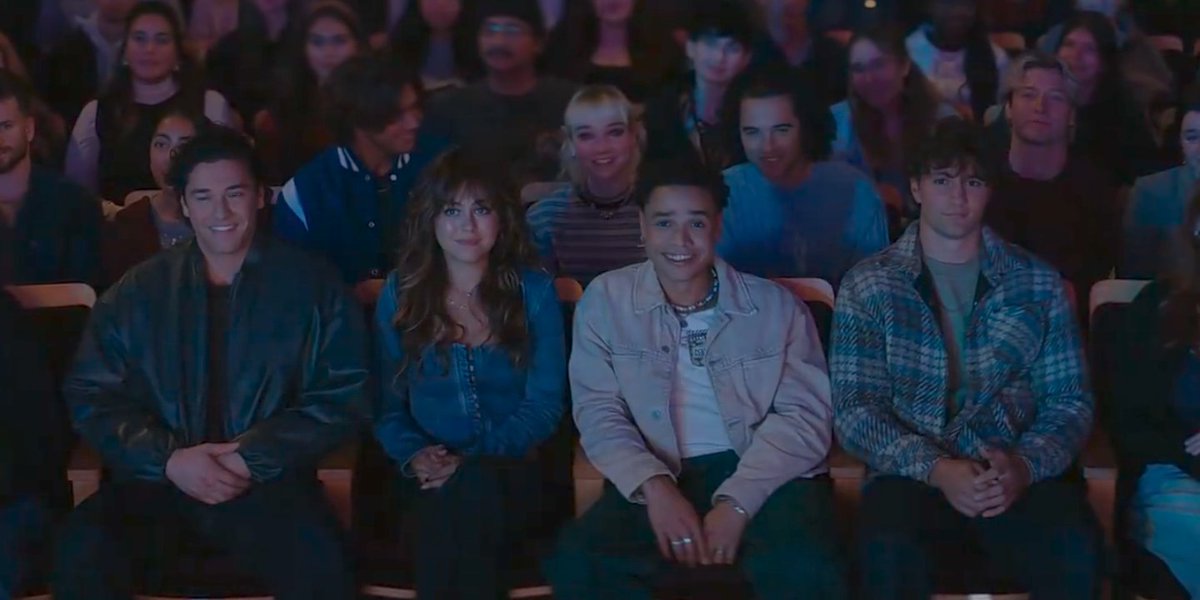 Shawn_Herondale's tweet photo. Que el grupo de garrett fuera apoyar a hannah en su presentación (idea de allie para que ellos regresen) fue tan hermoso ELLOS SON MI FOUND FAMILY https://t.co/ai4cmBB4jh