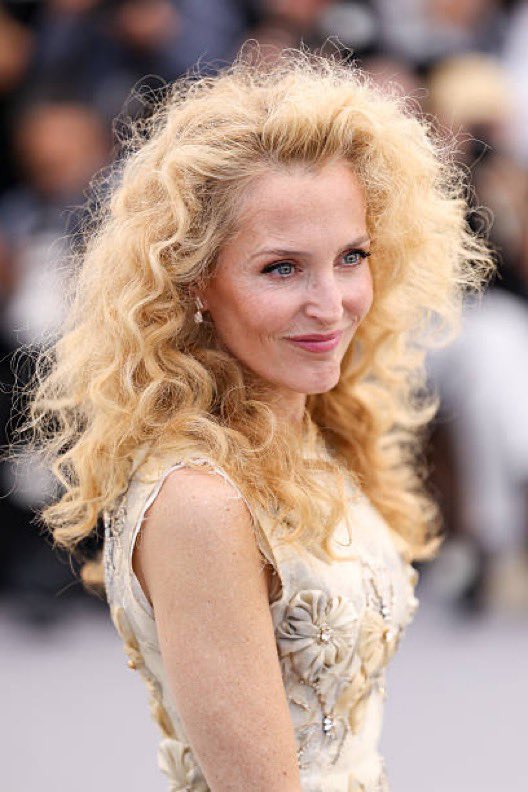 gibsonsgf's tweet photo. HER CURLS 🫠 https://t.co/py0Dsk1vaR