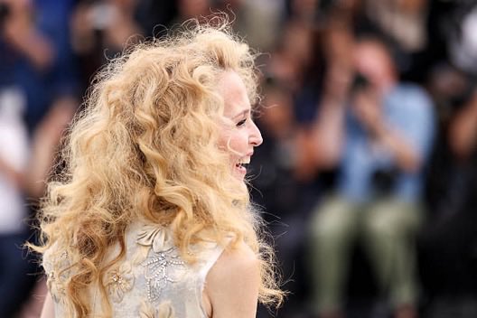 gibsonsgf's tweet photo. HER CURLS 🫠 https://t.co/py0Dsk1vaR