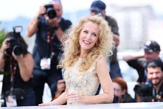 gibsonsgf's tweet photo. HER CURLS 🫠 https://t.co/py0Dsk1vaR