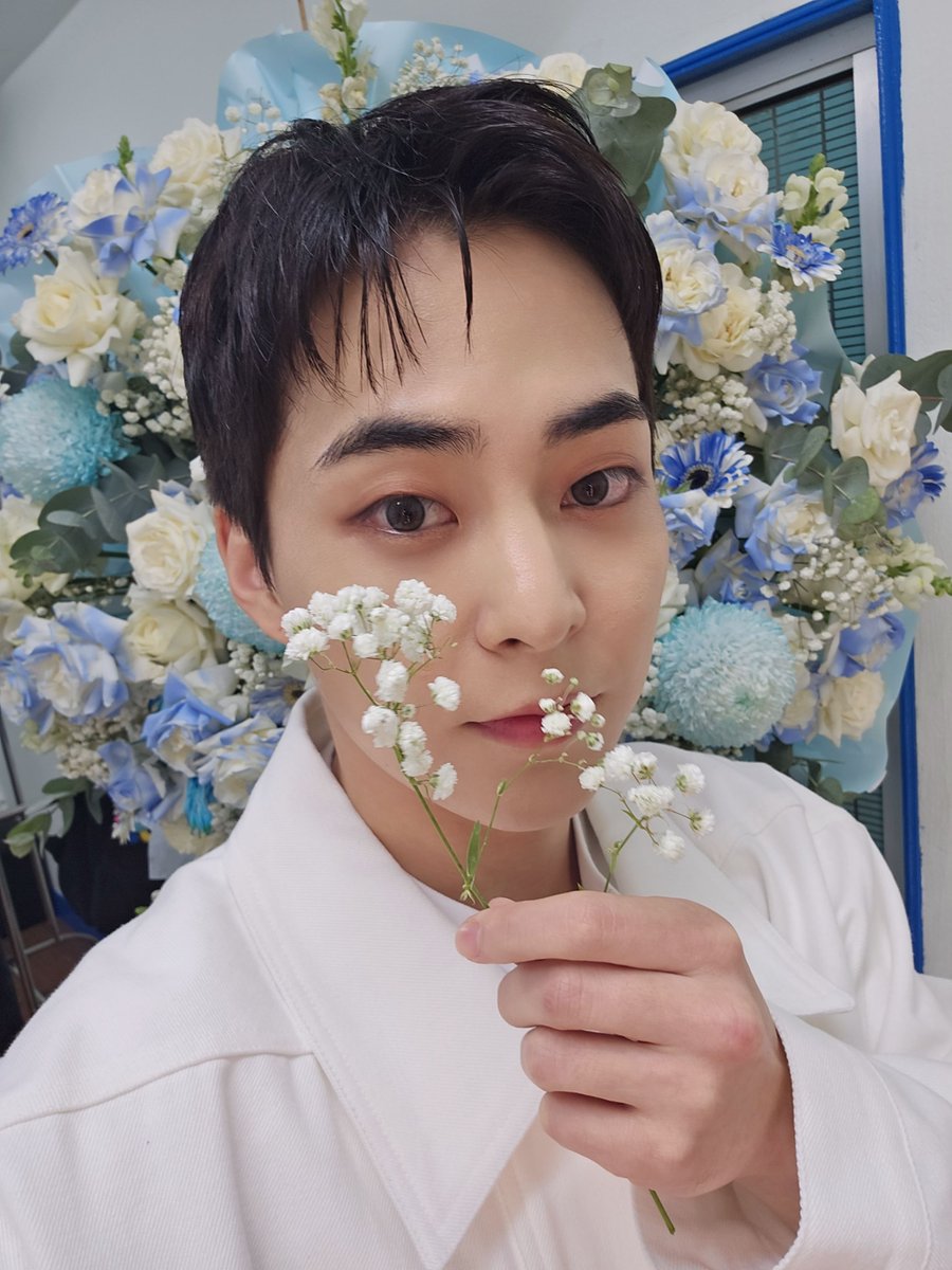 exoelsa326's tweet photo. 꽃과 시우민🥰
#시우민버블 #슈밍버블 https://t.co/lsCod4hWJe
