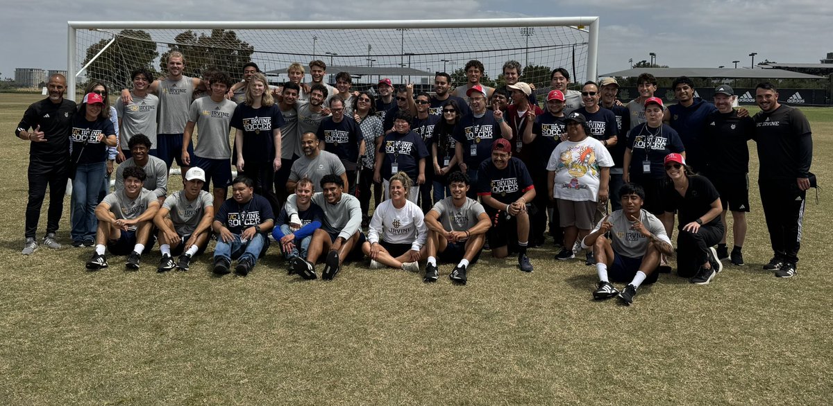 CoachYossi's tweet photo. Thank you @dreamsirvine for spending the day with us ⚽️🙏 @UCImsoc @UCIAthletics #Blessed #Community #TogetherWeZot https://t.co/8NzsTIvExK