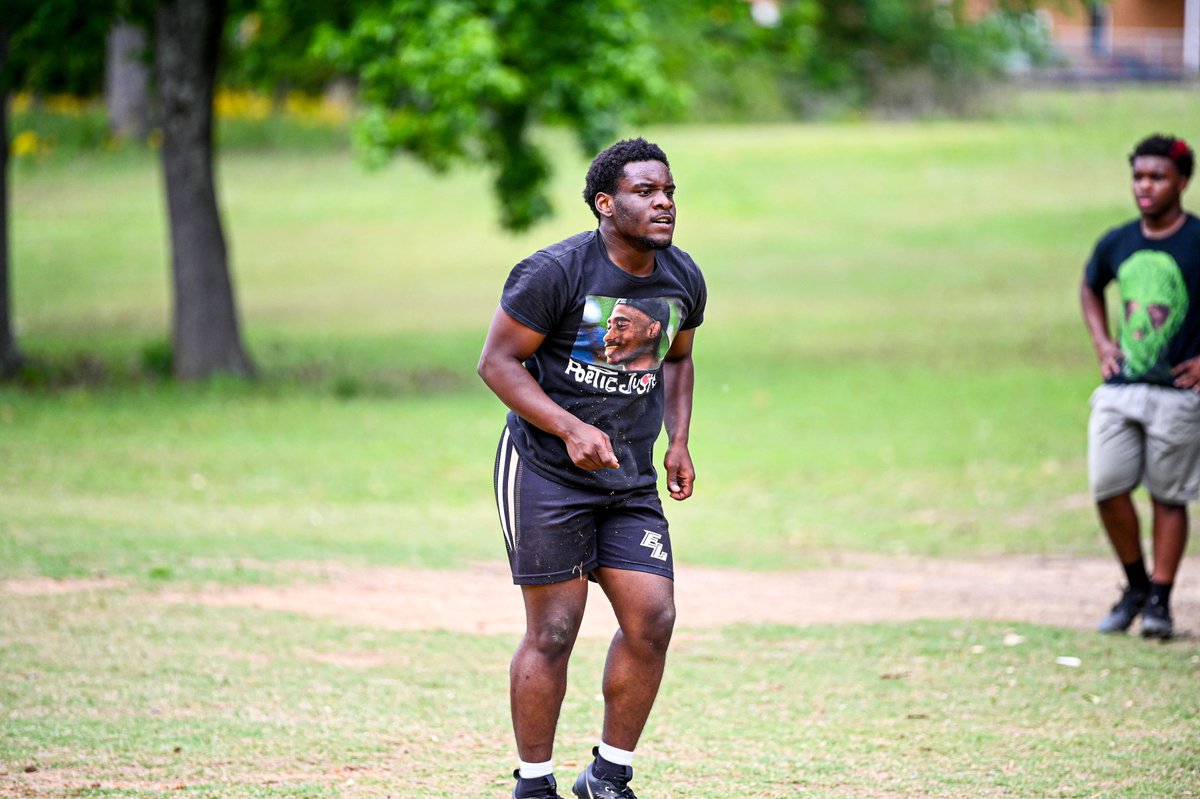EastLawrenceFB's tweet photo. Never stopped💯 

#FlyEaglesFly | #LockedN https://t.co/iyq4ofkFan