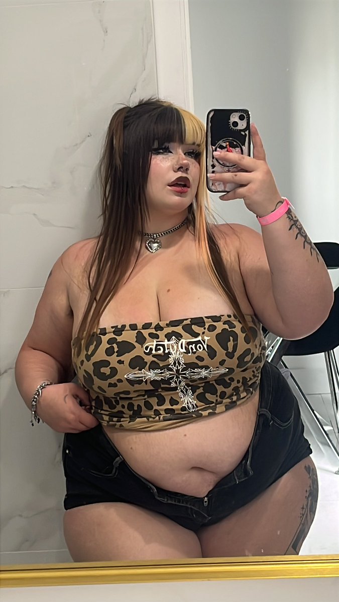 KatTheKunt's tweet photo. Your favorite fat alt slut https://t.co/H8xL3aGMAN