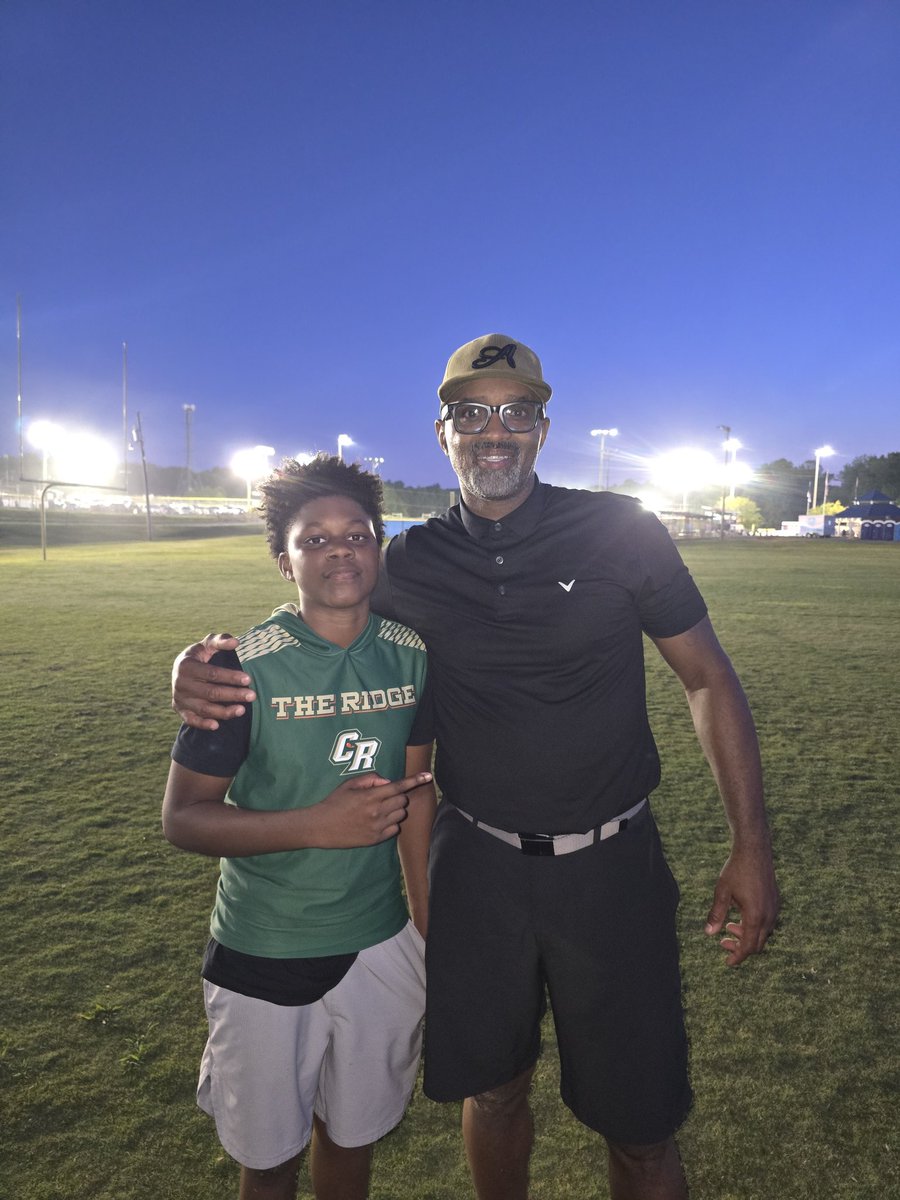JamaarGreen1's tweet photo. Me & Ex #NflPlayer @coachpoole88 Putting In That #Receiver Work Tonight. #WR #TwoWayPlayer #Football https://t.co/aHldQgBTGm
