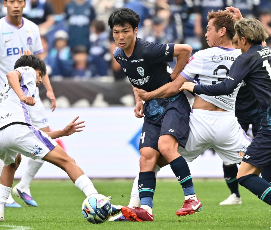 プレゼント企画】 椎橋慧也選手のサイン入り色紙を1名さまに‼️ 【応募