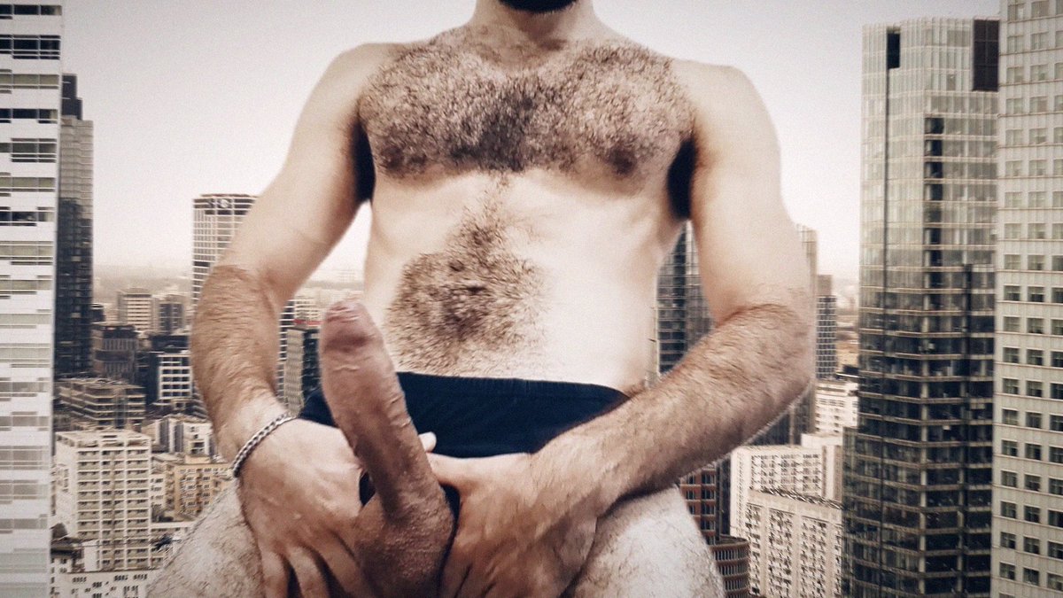 Giant In Briefs (4.9k) tweet media