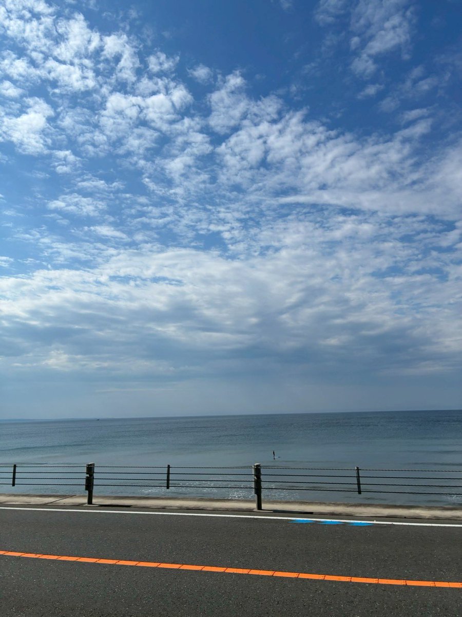 AsabaYuko's tweet photo. こんにちは🌞
今日は暑くなりそうですね🏖️ https://t.co/V4cKdyVMSB