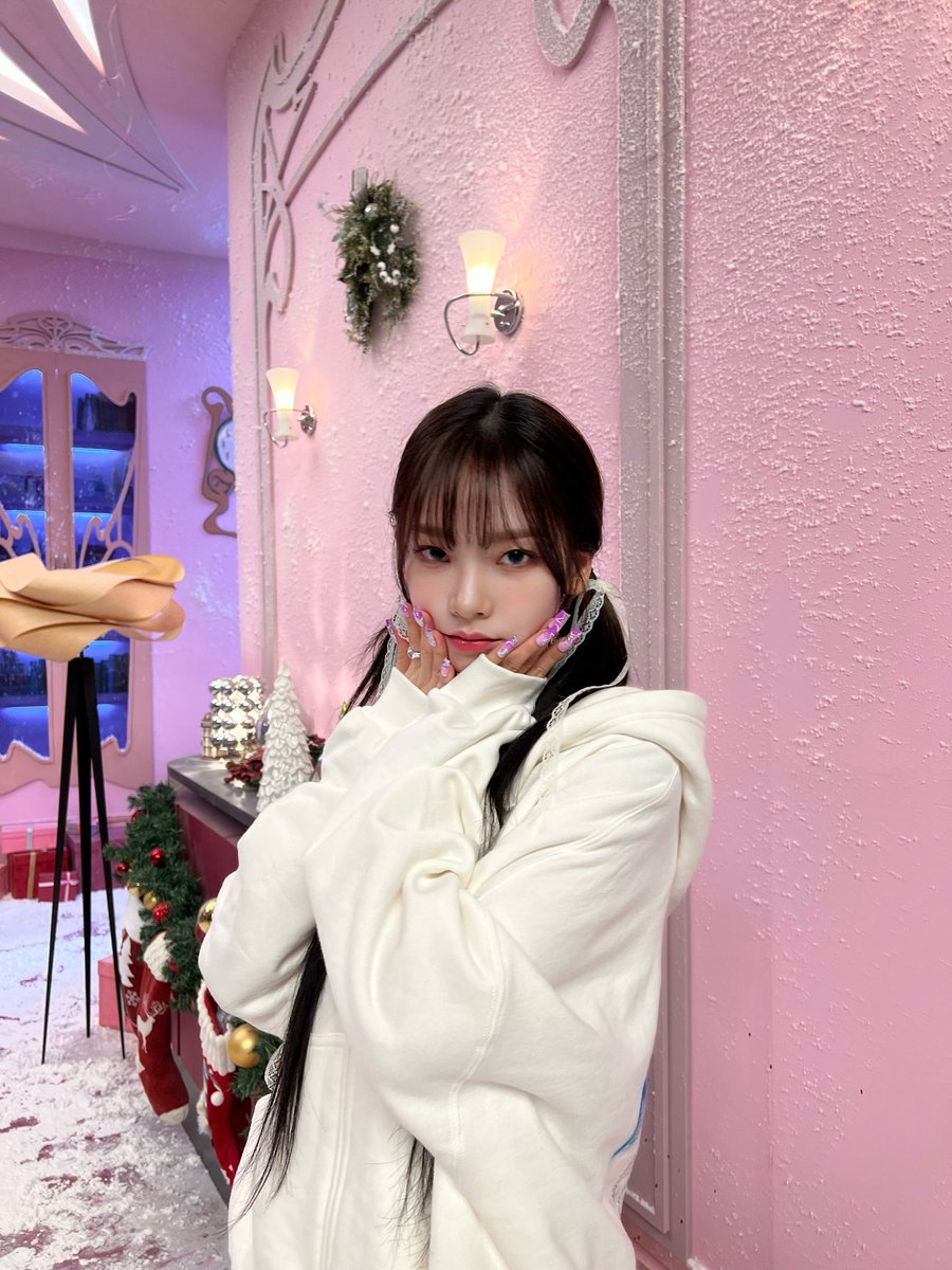 KARINA_bubble_'s tweet photo. #KARINA #카리나
230109📸 https://t.co/2C2novcM5L