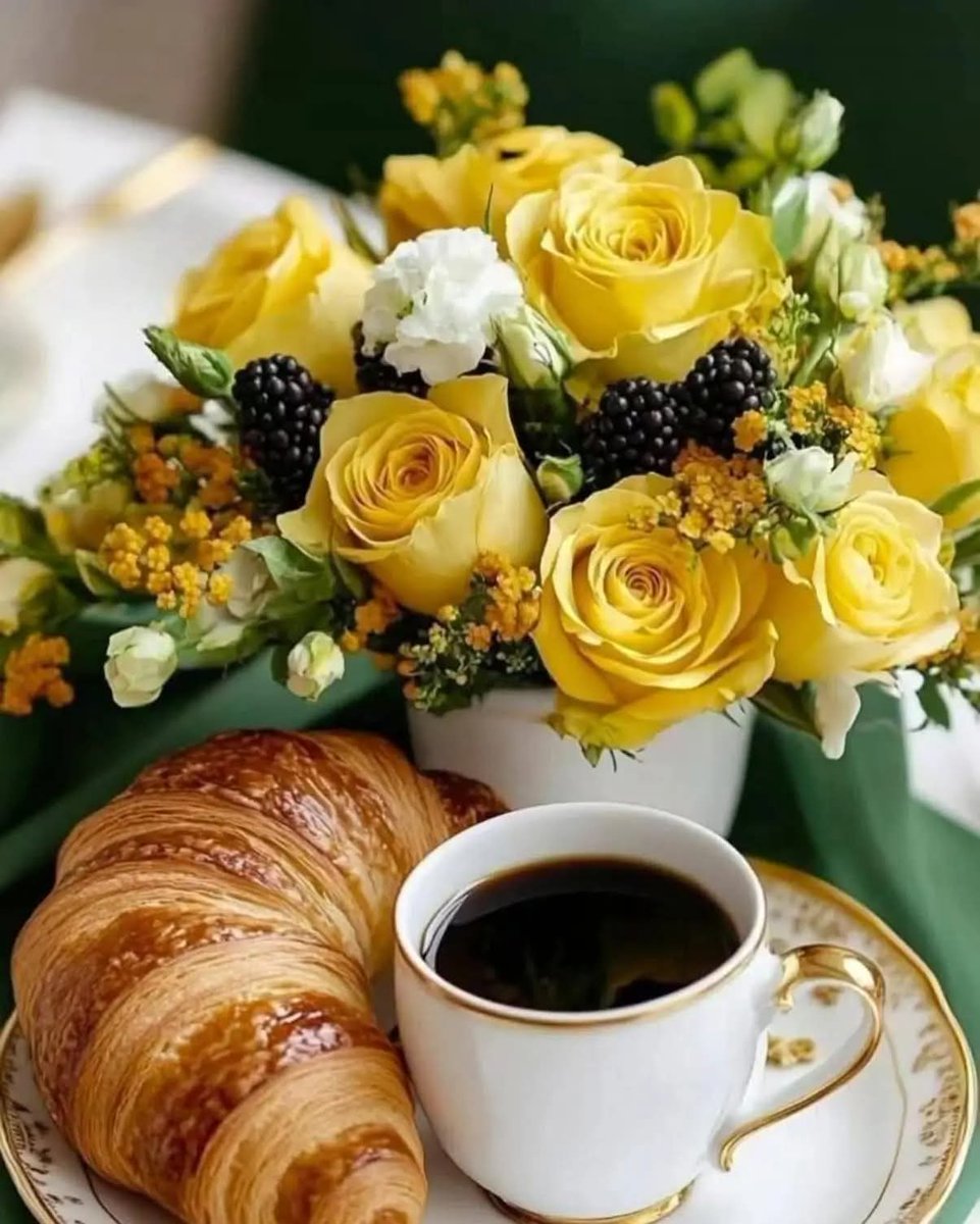 AlfazariAlfaza2's tweet photo. #صباح_الخير_والسعادة_للجميع 
اللهُّم امنحنا في هذا اليوم من رحمتك وفضلك ماتُسعِدُ بهِ قلوبنا، وتَشرح به صدورنا، وتُيَسّر بهِ دُروبنا، وتُنَفّس به كروبنا، وتغفر به ذنوبنَا، يارب💛 https://t.co/8kipTgTi6c