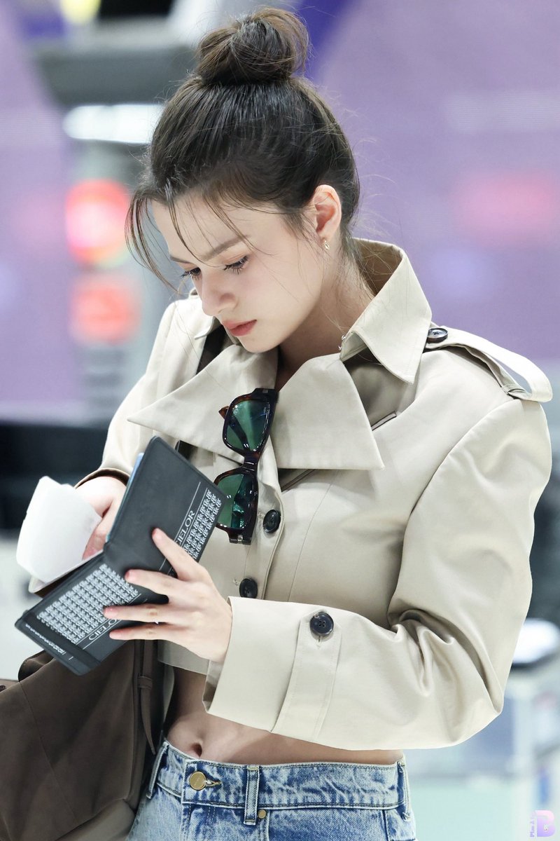 PlanAforBec's tweet photo. Cold as a glacier, warm as spring when she smiles ❤️

BECKY X CANNES FF26
#RebeccaxCannes2026
#beckysangels #BeckyArmstrong https://t.co/rXgXaXyGvs
