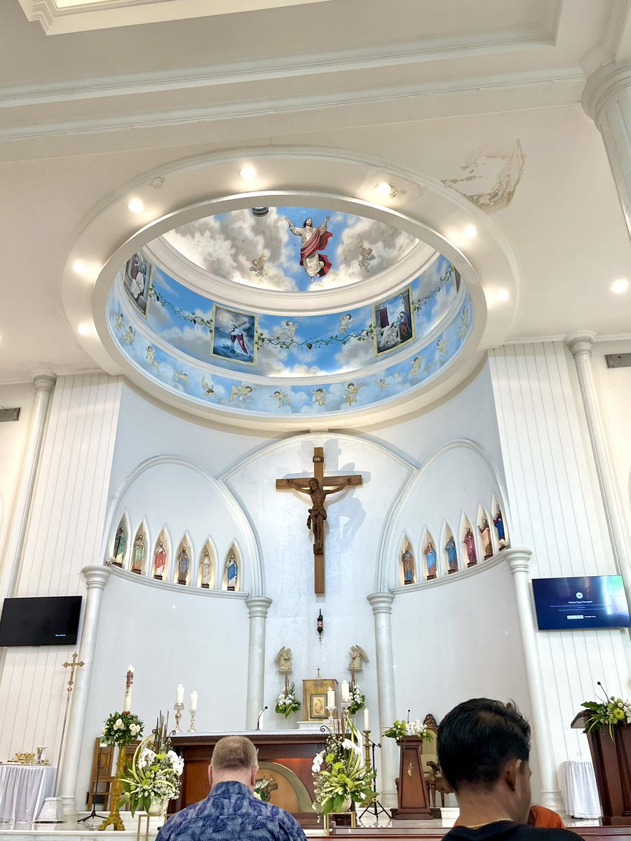 acetaminophen50's tweet photo. Ascension day 😇🕊️
God bless y’all 🙏🏻
#makassar https://t.co/Xlkb7oDgzS