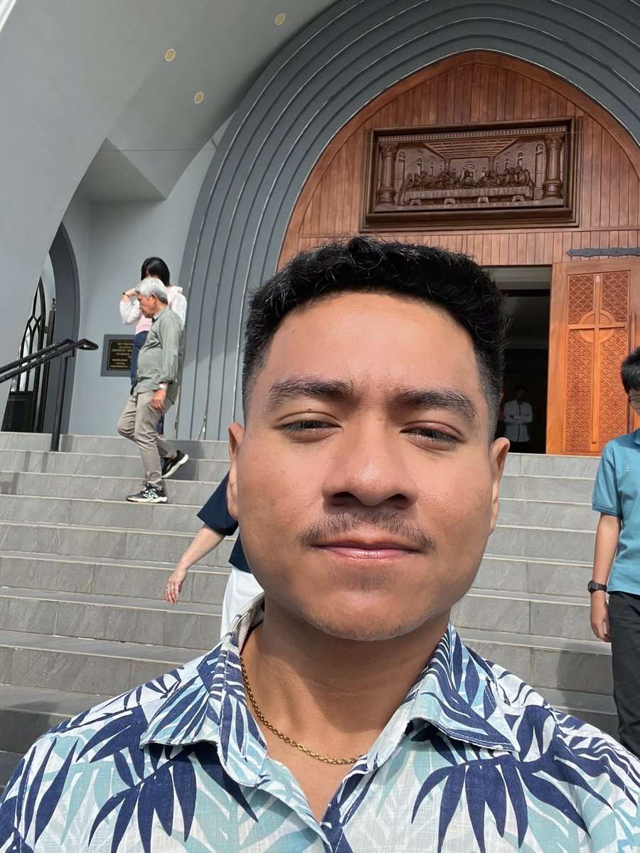 acetaminophen50's tweet photo. Ascension day 😇🕊️
God bless y’all 🙏🏻
#makassar https://t.co/Xlkb7oDgzS