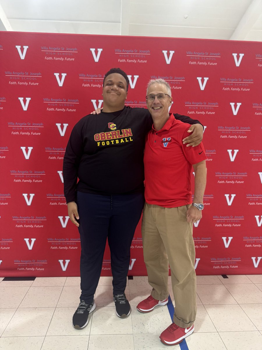 VASJFootball's tweet photo. VIKING NATION
YESTERDAY WAS FANTASTIC AS WE CELEBRATED CHARLES MARN &amp; HIS COMMITMENT TO OBERLIN COLLEGE, 1 OF THE HARDEST COLLEGES IN OHIO &amp; THE COUNTRY TO GET INTO. CHARLES HAS GROWN TO BE A KIND, BRILLIANT, &amp; LOYAL YOUNG MAN! HUGE CONGRATS!
@VASJHighSchool https://t.co/VHQveksOTD