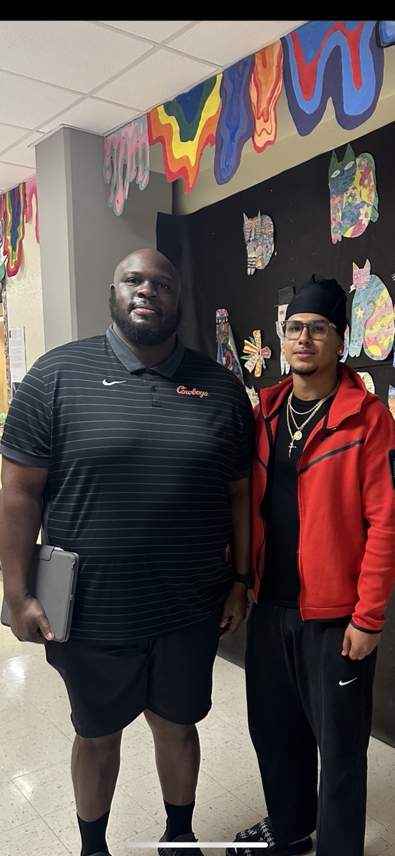 CameronBundage's tweet photo. I'm grateful for the opportunity to meet with you and talk football! Thank you @CoachMikeOG and @CowboyFB for stopping by San Marcos High School and taking the time to come visit me. 

@RattlerUp @jwalshrattler @CoachJ_Allen @CoachJ_Gonzalez @coachcogdill @PrepRedzoneTX @SportPrepX @BallCoachHP @LoneStarPrepsTX