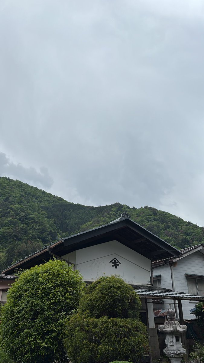 TabaCafe's tweet photo. 🌿5/14（木）🌿

5月中旬ですが
曇り空と雨で
少し肌寒い丹波山です。

ご来店の際は
薄手の羽織りを
お持ちください。

本日の気まぐれ
鶏もも肉の
トマトクリームパスタ。

#TABACAFE
#タバカフェ
#丹波山村 https://t.co/mERoGgo2ct