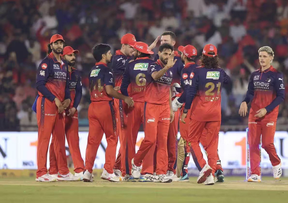 Akaran_1's tweet photo. 🚨 RCB ON THE TOP OF IPL 2026 TABLE 🚨
- A dominant campaign from the defending champions as they seal the No.1 spot 🔥👑
#RCB #IPL2026 #TopOfTheTable #RoyalChallengersBengaluru #Champions https://t.co/iCQmBvohcQ