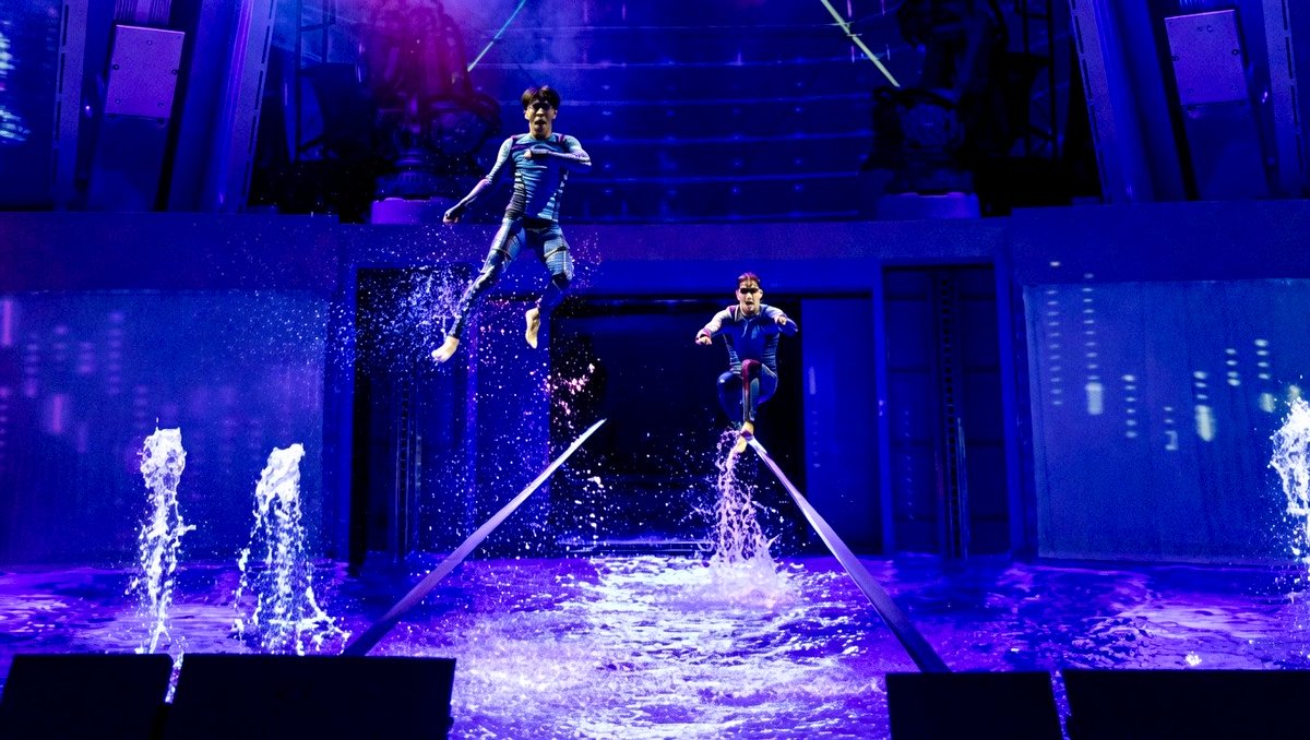 NickWeirShowbiz's tweet photo. Historically, all the best ideas seem very natural and very obvious, right?
But the art and sport of #Slacklining was invented in 1982, and Andrew Watson and I came up with the idea of using it suspended across a performance pool in an #Aquashow in 2015.
That’s thirty-three years…
So, yup… ya gotta say: “What took so long??” 😂
#AquaAction #IconOfTheSeas #RoyalCaribbean #Slackline #Aquaslack