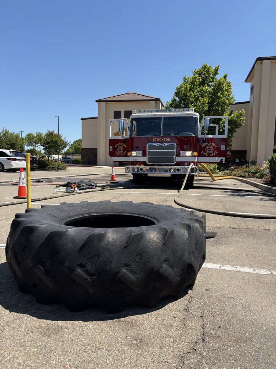 StocktonFireEMS's tweet photo. Over the weekend, the Stockton Fire recruiting team joined the L.E.G.A.C.Y. Career Expo hosted by Progressive Community Church 🚒

Students got a hands on look at some of the tools of the trade while learning about careers in the fire service and dreaming big about their future. https://t.co/WoVmlP5x3y
