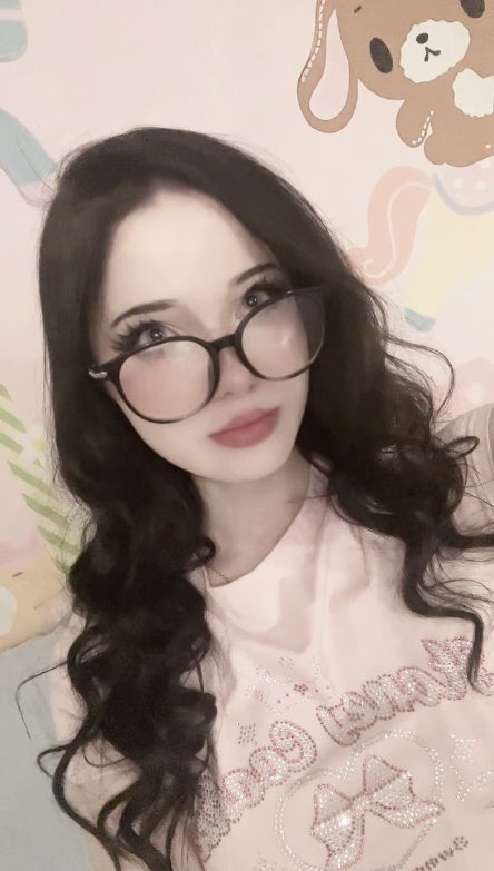 leah🍭 tweet media