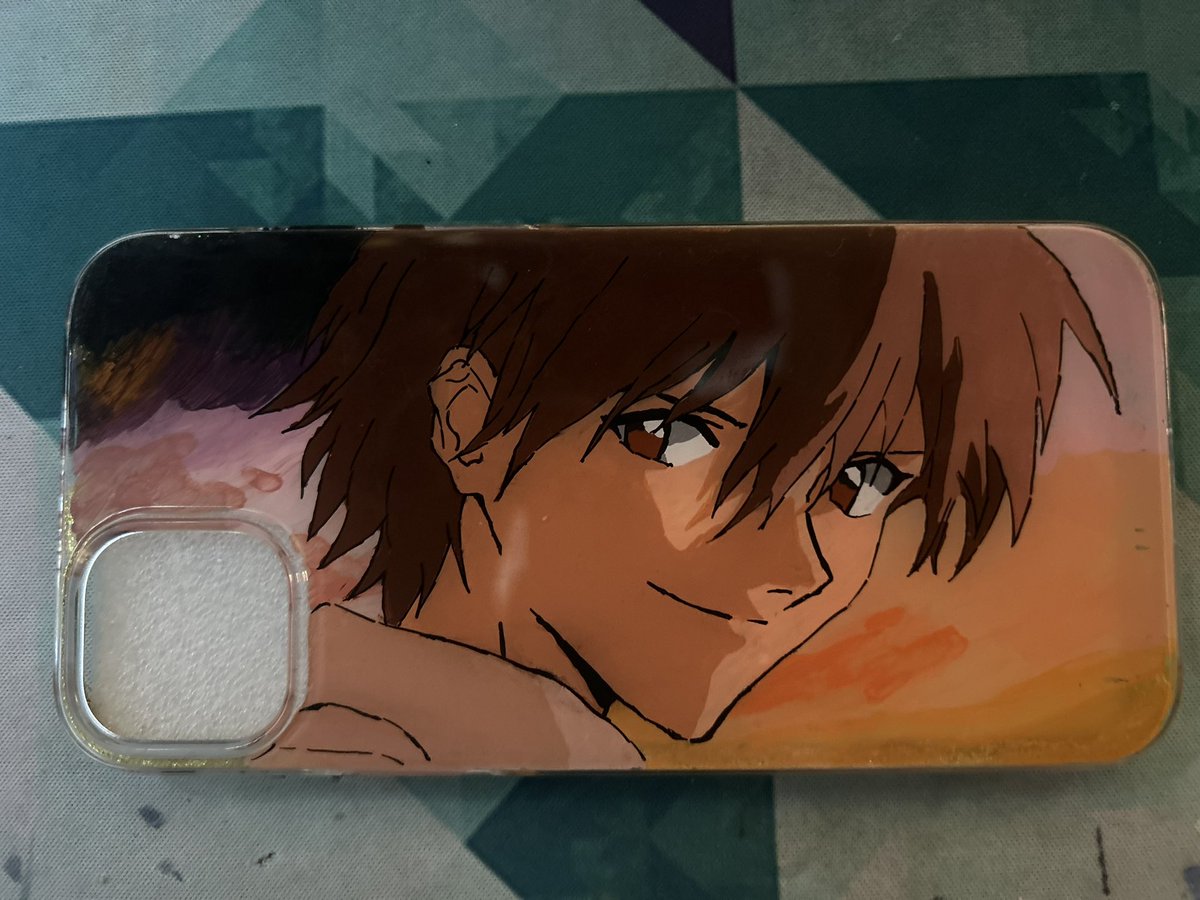 Ryubi321's tweet photo. スマホケースにエヴァカヲルくん描いてみました！
#エヴァンゲリオン
#イラスト https://t.co/jk84LU0vQM