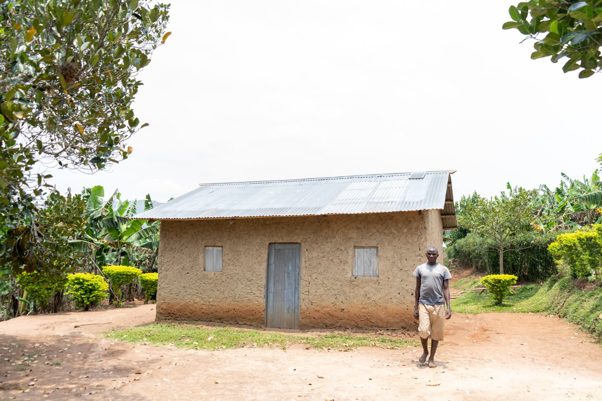 RTVorg's tweet photo. 1/2 "Earlier, my yields were low, and I could barely earn enough for my family. With the new practices I learned, my harvests improved significantly. With my increased income over the past two years, I have built a better house for my family." - Emmanuel.
#farming #agriculture https://t.co/AAVkAqtsay