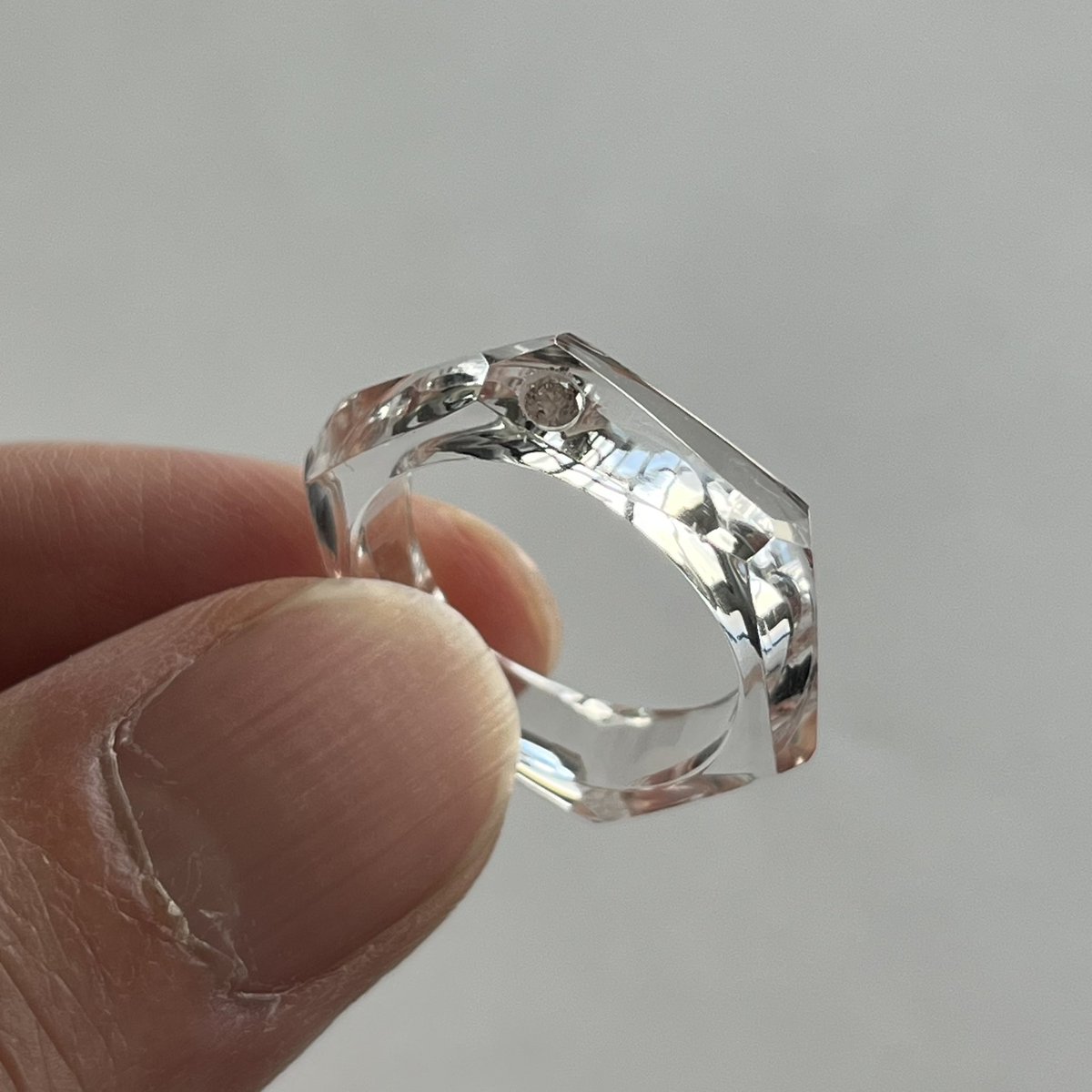 試作してみました。 鑑別済の天然ダイヤモンドを使用していますが