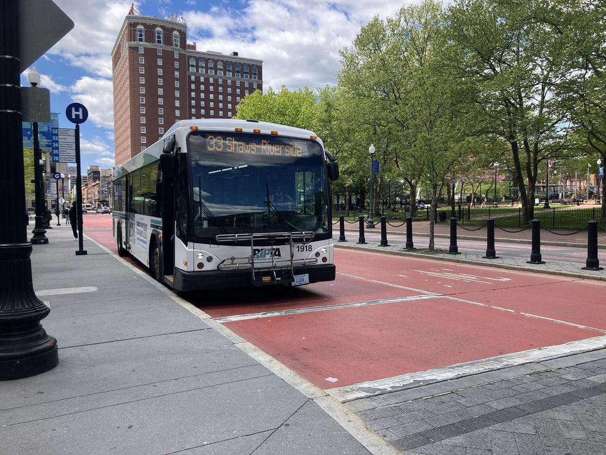 _KennyUong_'s tweet photo. Many bus routes in LA run so frequently, even on weekends. The longest I ever waited for a bus was about 20 mins.

Here in Rhode Island, if you miss the Route 21 bus to Warwick, you’ll have to wait an hour for the next one. Miss the Route 33 to Riverside? Another 40-min. wait.😞 https://t.co/TZiJ8yG6iH